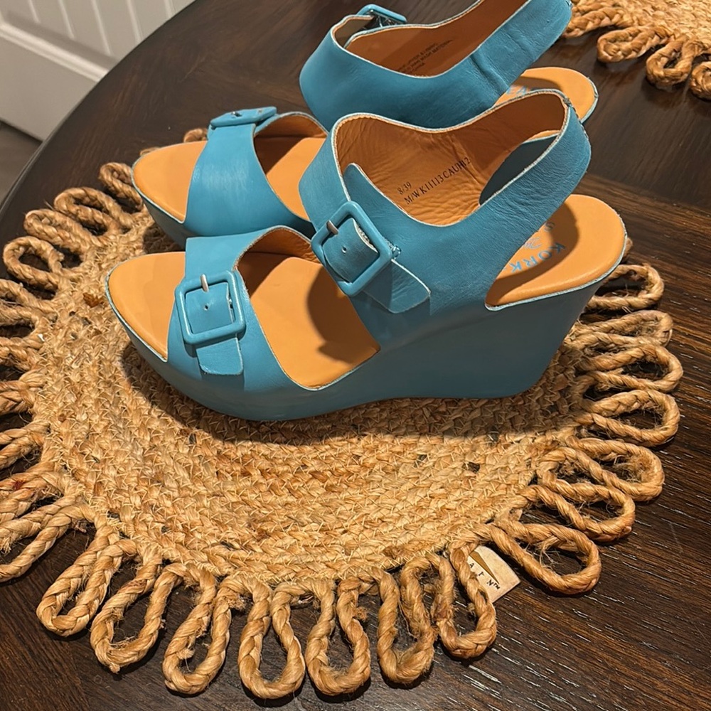 Vibrant Blue Wedge Sandals with High Heel and Open-Toe Design